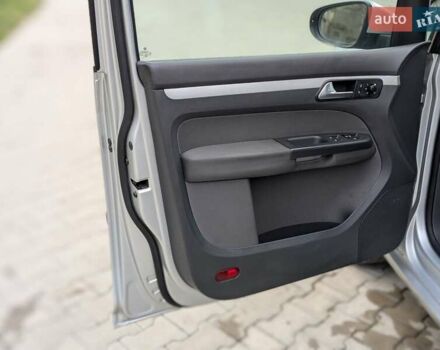 Серый Фольксваген Туран, объемом двигателя 1.4 л и пробегом 274 тыс. км за 7500 $, фото 13 на Automoto.ua