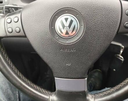 Сірий Фольксваген Туран, об'ємом двигуна 1.6 л та пробігом 250 тис. км за 8600 $, фото 4 на Automoto.ua