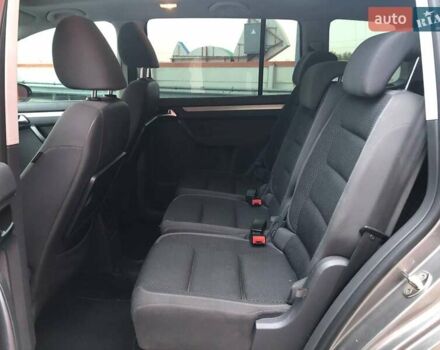 Сірий Фольксваген Туран, об'ємом двигуна 1.6 л та пробігом 265 тис. км за 9990 $, фото 11 на Automoto.ua