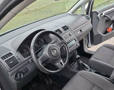 Серый Фольксваген Туран, объемом двигателя 1.39 л и пробегом 274 тыс. км за 7950 $, фото 8 на Automoto.ua