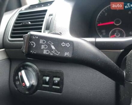 Сірий Фольксваген Туран, об'ємом двигуна 1.6 л та пробігом 265 тис. км за 9990 $, фото 18 на Automoto.ua