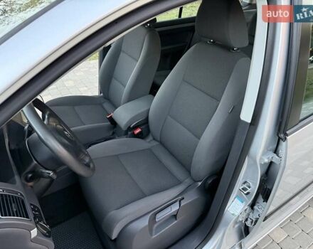 Серый Фольксваген Туран, объемом двигателя 1.4 л и пробегом 167 тыс. км за 9999 $, фото 92 на Automoto.ua