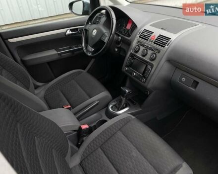 Серый Фольксваген Туран, объемом двигателя 1.4 л и пробегом 220 тыс. км за 7900 $, фото 3 на Automoto.ua