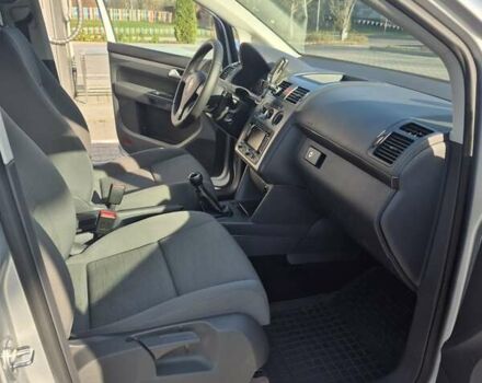 Серый Фольксваген Туран, объемом двигателя 1.9 л и пробегом 238 тыс. км за 9200 $, фото 12 на Automoto.ua