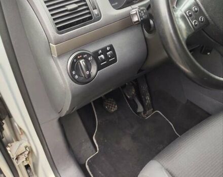 Сірий Фольксваген Туран, об'ємом двигуна 1.6 л та пробігом 250 тис. км за 8600 $, фото 22 на Automoto.ua