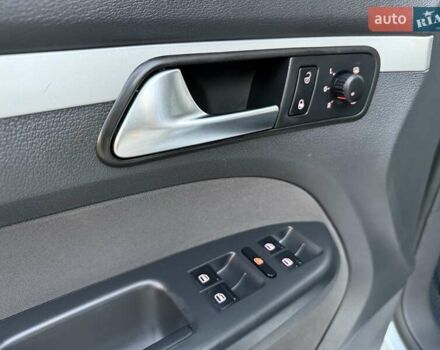 Серый Фольксваген Туран, объемом двигателя 1.4 л и пробегом 167 тыс. км за 9999 $, фото 95 на Automoto.ua