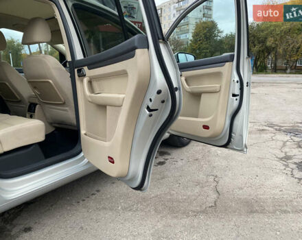 Серый Фольксваген Туран, объемом двигателя 1.39 л и пробегом 168 тыс. км за 9500 $, фото 46 на Automoto.ua