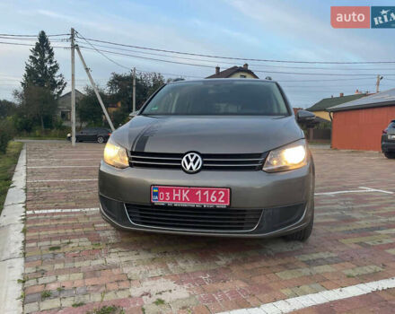 Сірий Фольксваген Туран, об'ємом двигуна 1.6 л та пробігом 230 тис. км за 11500 $, фото 1 на Automoto.ua