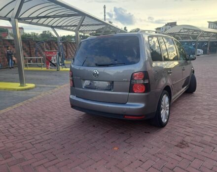 Серый Фольксваген Туран, объемом двигателя 1.4 л и пробегом 216 тыс. км за 4300 $, фото 2 на Automoto.ua