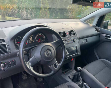 Сірий Фольксваген Туран, об'ємом двигуна 1.6 л та пробігом 230 тис. км за 11500 $, фото 7 на Automoto.ua