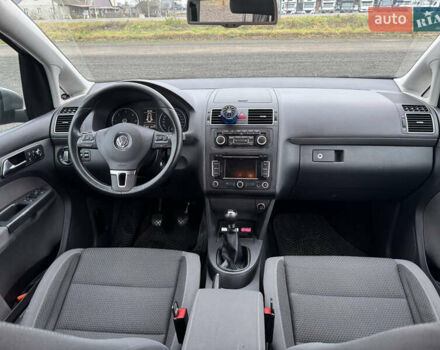 Серый Фольксваген Туран, объемом двигателя 1.6 л и пробегом 315 тыс. км за 9199 $, фото 8 на Automoto.ua