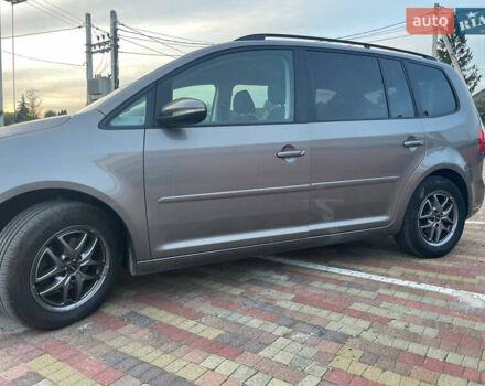 Сірий Фольксваген Туран, об'ємом двигуна 1.6 л та пробігом 230 тис. км за 11500 $, фото 5 на Automoto.ua