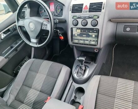 Серый Фольксваген Туран, объемом двигателя 1.4 л и пробегом 195 тыс. км за 7800 $, фото 6 на Automoto.ua