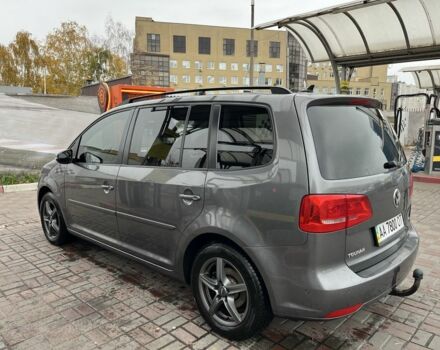 Серый Фольксваген Туран, объемом двигателя 1.6 л и пробегом 259 тыс. км за 9800 $, фото 4 на Automoto.ua