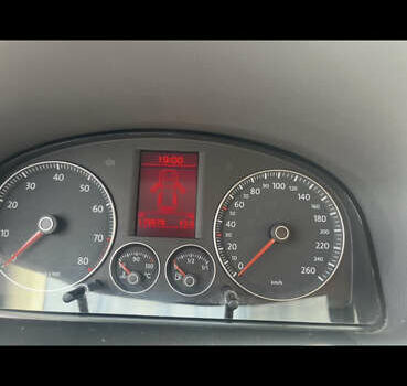 Серый Фольксваген Туран, объемом двигателя 1.4 л и пробегом 179 тыс. км за 8500 $, фото 36 на Automoto.ua