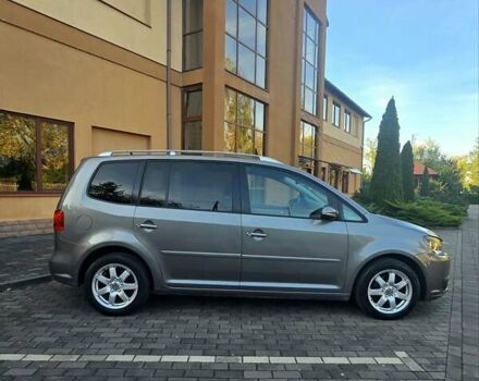 Серый Фольксваген Туран, объемом двигателя 1.6 л и пробегом 284 тыс. км за 9600 $, фото 7 на Automoto.ua