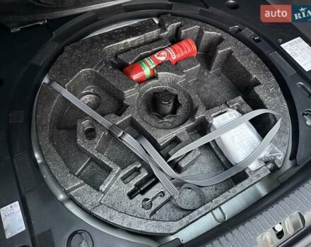 Серый Фольксваген Туран, объемом двигателя 1.4 л и пробегом 167 тыс. км за 9999 $, фото 52 на Automoto.ua