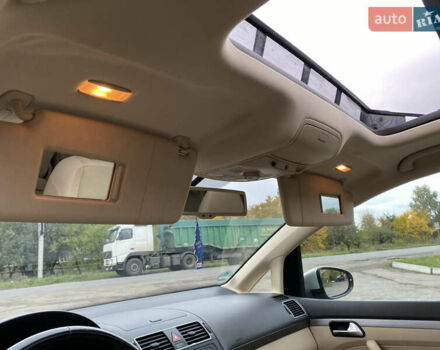 Серый Фольксваген Туран, объемом двигателя 1.39 л и пробегом 168 тыс. км за 9500 $, фото 67 на Automoto.ua