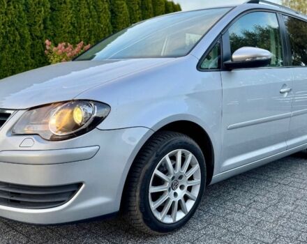 Сірий Фольксваген Туран, об'ємом двигуна 2 л та пробігом 226 тис. км за 4800 $, фото 1 на Automoto.ua