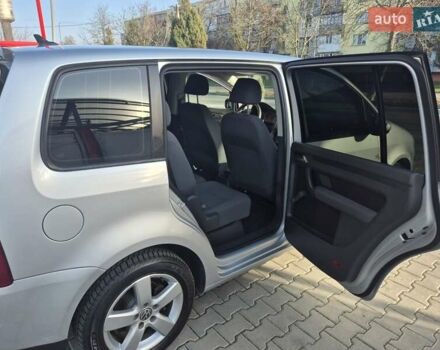 Серый Фольксваген Туран, объемом двигателя 1.9 л и пробегом 238 тыс. км за 9200 $, фото 15 на Automoto.ua