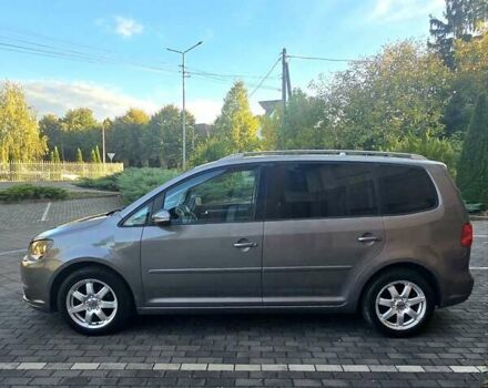 Серый Фольксваген Туран, объемом двигателя 1.6 л и пробегом 284 тыс. км за 9600 $, фото 4 на Automoto.ua