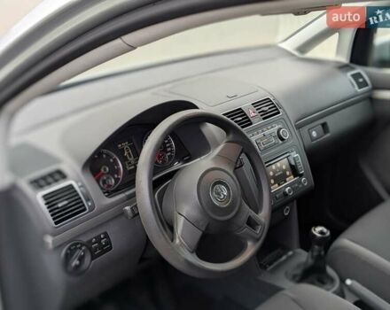 Серый Фольксваген Туран, объемом двигателя 1.4 л и пробегом 274 тыс. км за 7500 $, фото 14 на Automoto.ua