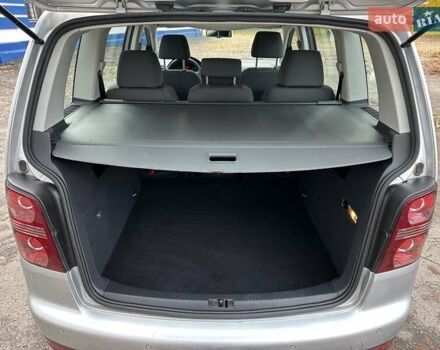 Сірий Фольксваген Туран, об'ємом двигуна 1.39 л та пробігом 216 тис. км за 8500 $, фото 23 на Automoto.ua