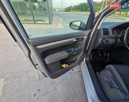 Серый Фольксваген Туран, объемом двигателя 1.4 л и пробегом 196 тыс. км за 6400 $, фото 13 на Automoto.ua