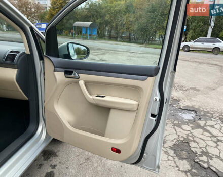 Серый Фольксваген Туран, объемом двигателя 1.39 л и пробегом 168 тыс. км за 9500 $, фото 34 на Automoto.ua