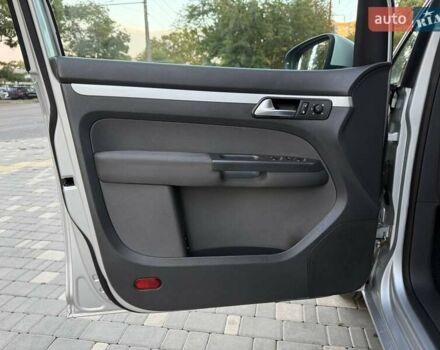 Серый Фольксваген Туран, объемом двигателя 1.4 л и пробегом 167 тыс. км за 9999 $, фото 34 на Automoto.ua