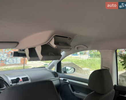 Серый Фольксваген Туран, объемом двигателя 1.4 л и пробегом 179 тыс. км за 8500 $, фото 34 на Automoto.ua