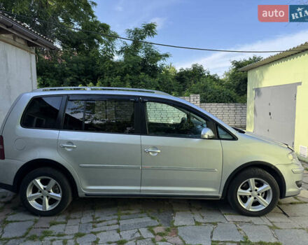 Сірий Фольксваген Туран, об'ємом двигуна 1.4 л та пробігом 238 тис. км за 7200 $, фото 2 на Automoto.ua