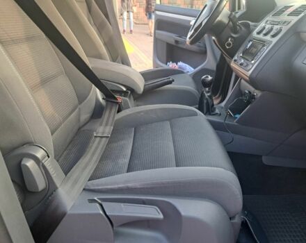 Серый Фольксваген Туран, объемом двигателя 1.4 л и пробегом 216 тыс. км за 4300 $, фото 17 на Automoto.ua