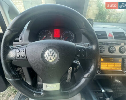 Серый Фольксваген Туран, объемом двигателя 1.97 л и пробегом 296 тыс. км за 10500 $, фото 25 на Automoto.ua