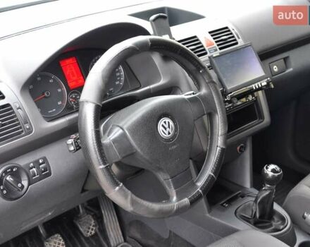 Сірий Фольксваген Туран, об'ємом двигуна 1.9 л та пробігом 172 тис. км за 6999 $, фото 15 на Automoto.ua