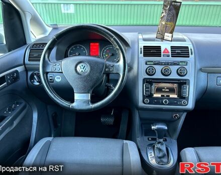Сірий Фольксваген Туран, об'ємом двигуна 1.4 л та пробігом 136 тис. км за 8500 $, фото 7 на Automoto.ua
