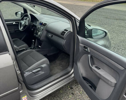 Серый Фольксваген Туран, объемом двигателя 1.6 л и пробегом 315 тыс. км за 9199 $, фото 7 на Automoto.ua