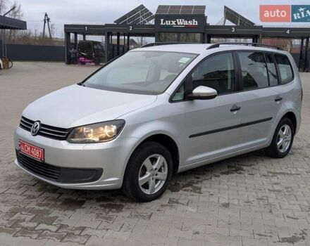 Серый Фольксваген Туран, объемом двигателя 1.4 л и пробегом 274 тыс. км за 7500 $, фото 1 на Automoto.ua