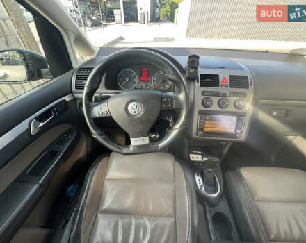 Серый Фольксваген Туран, объемом двигателя 1.97 л и пробегом 296 тыс. км за 10500 $, фото 29 на Automoto.ua