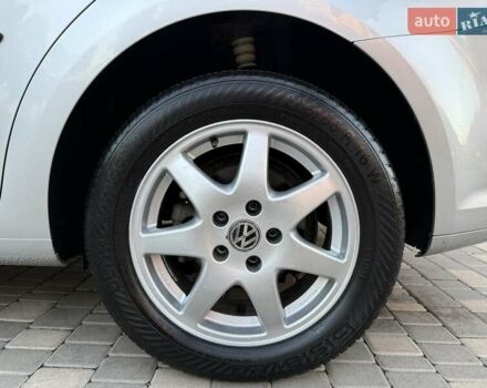 Серый Фольксваген Туран, объемом двигателя 1.4 л и пробегом 167 тыс. км за 9999 $, фото 105 на Automoto.ua