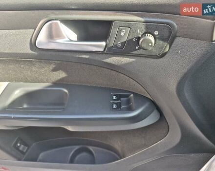 Серый Фольксваген Туран, объемом двигателя 1.9 л и пробегом 238 тыс. км за 9200 $, фото 13 на Automoto.ua