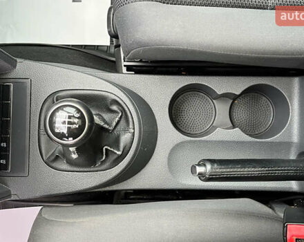 Серый Фольксваген Туран, объемом двигателя 1.6 л и пробегом 244 тыс. км за 9999 $, фото 15 на Automoto.ua