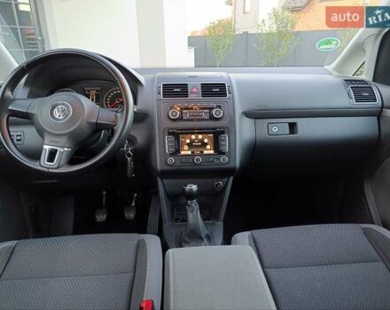 Серый Фольксваген Туран, объемом двигателя 1.6 л и пробегом 215 тыс. км за 10900 $, фото 23 на Automoto.ua