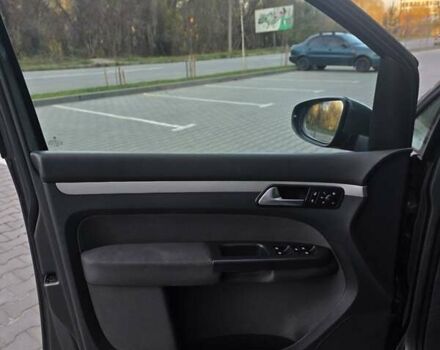 Серый Фольксваген Туран, объемом двигателя 1.6 л и пробегом 233 тыс. км за 8800 $, фото 11 на Automoto.ua