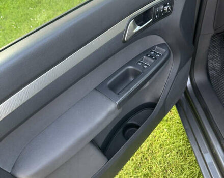 Сірий Фольксваген Туран, об'ємом двигуна 1.97 л та пробігом 209 тис. км за 12200 $, фото 7 на Automoto.ua