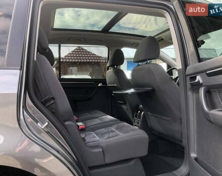 Серый Фольксваген Туран, объемом двигателя 1.4 л и пробегом 220 тыс. км за 10500 $, фото 18 на Automoto.ua