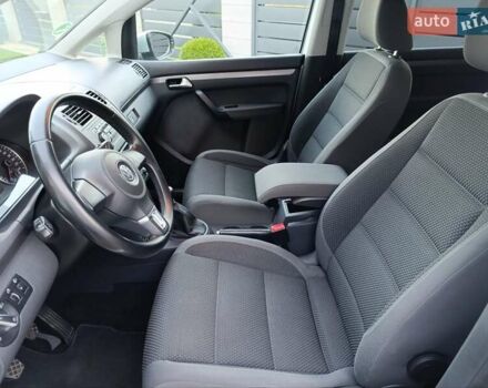 Серый Фольксваген Туран, объемом двигателя 1.6 л и пробегом 215 тыс. км за 10900 $, фото 21 на Automoto.ua