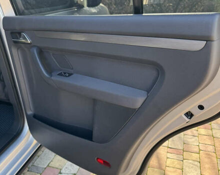 Сірий Фольксваген Туран, об'ємом двигуна 2 л та пробігом 346 тис. км за 12800 $, фото 45 на Automoto.ua