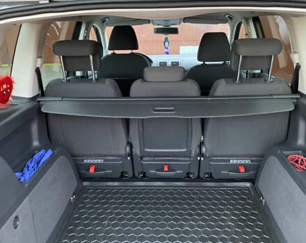 Серый Фольксваген Туран, объемом двигателя 1.6 л и пробегом 229 тыс. км за 11600 $, фото 7 на Automoto.ua