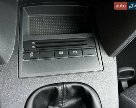 Серый Фольксваген Туран, объемом двигателя 1.4 л и пробегом 223 тыс. км за 7850 $, фото 40 на Automoto.ua